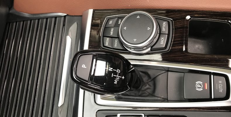 BMW X5M лакировка натурального карбона
