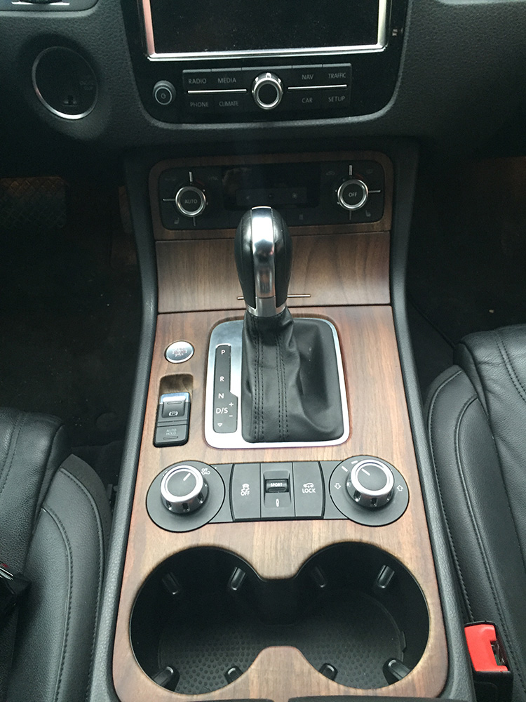 VW Touareg 2016 аквпринт салона под матовое дерево