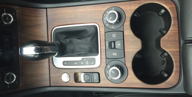 VW Touareg 2016 аквпринт салона под матовое дерево